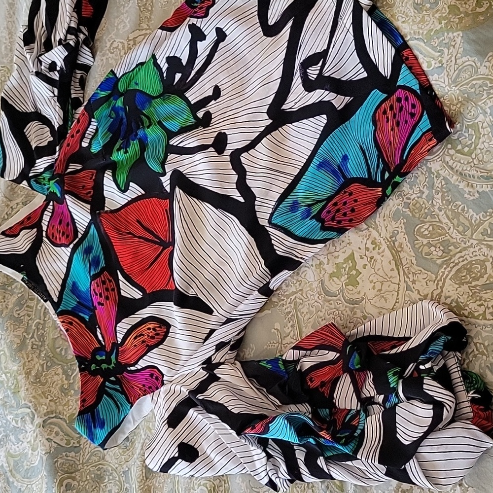 ALBERTO MAKALI BOLD FLORAL SILK BLOUSE - Picture 1 of 8
